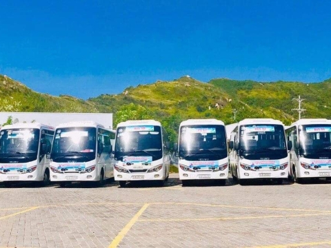 Đoàn xe 45 chỗ rước dâu