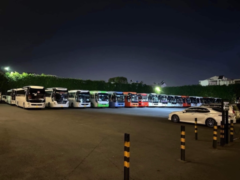 Đoàn xe 45 chỗ rước dâu