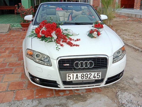 Đón dâu bằng xe mui trần
