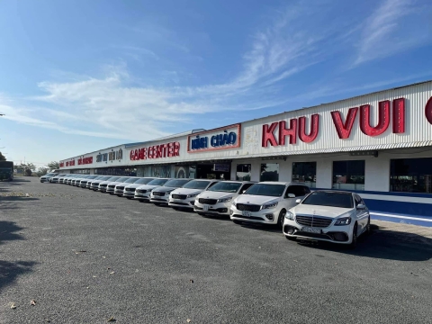 Rước dâu bằng xe sang 4 bánh