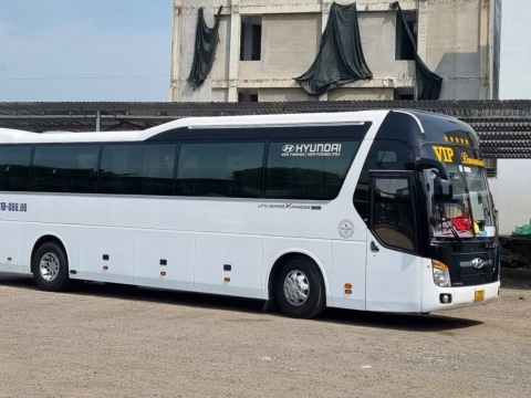 Đoàn xe 45 chỗ rước dâu