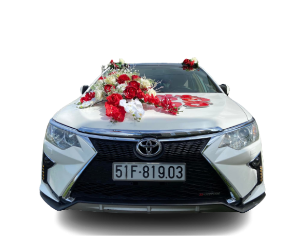 Thuận Nguyễn Thuận Nguyễn: Quý ông lịch lãm của làng mốt Việt